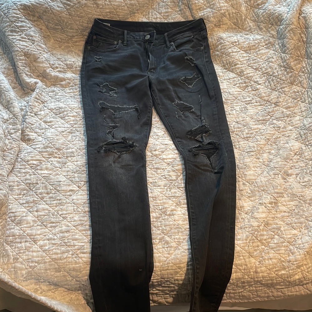 American eagle ripped skinny jeans
